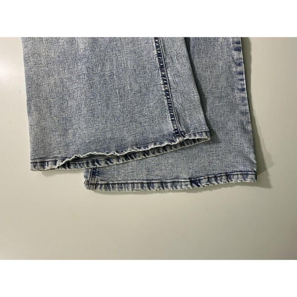 Wild Fable Women High-Rise Flare High Stretch Light Wash Jeans Size 14 - Picture 4 of 8